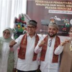 Pasangan Ketiga yang Mendaftar ke KPU Batu: Nurochman dan Heli Suyanto Screenshot_20240828-123745_Gallery