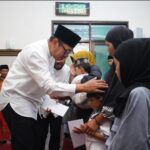 Wali Kota Batu Hadiri Safari Ramadhan ke-5, Santuni 4.000 Dhuafa dan Yatim IMG-20250313-WA0031