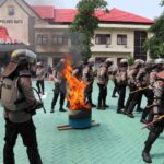 Kapolres Batu Pimpin Latihan Dalmas Pastikan Kesiapsiagaan Personel Jelang May Day IMG-20250430-WA0064
