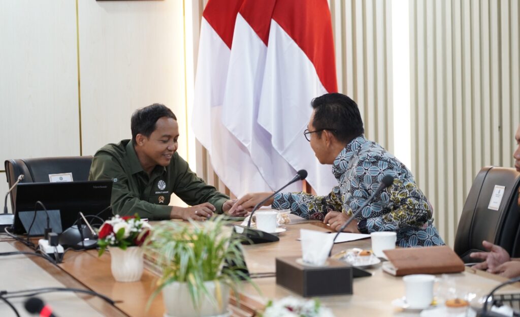 Screenshot_2025-06-27-08-00-32-162_com.whatsapp-edit