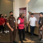 Korupsi Keringanan Retribusi, Sekda Singkawang Resmi Ditahan: Negara Rugi Rp3,1 Miliar Screenshot_2025-07-11-04-58-56-275_com.whatsapp-edit