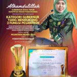Gubernur Khofifah Raih Penghargaan Nasional, Tegaskan Pesantren sebagai Benteng Moral Bangsa 68592