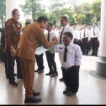 Pemkot Batu Serahkan SK PPPK Paruh Waktu kepada 1.233 Pegawai, Tegaskan Profesionalisme ASN 749666_11zon