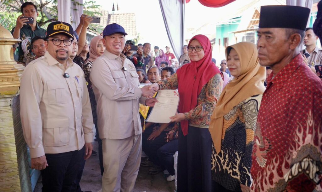 Screenshot_2025-12-03-12-35-13-038_com.whatsapp-edit