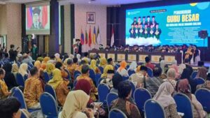 REKTOR PENGUKUHAN GURU BESAR 2025.jpeg3_11zon