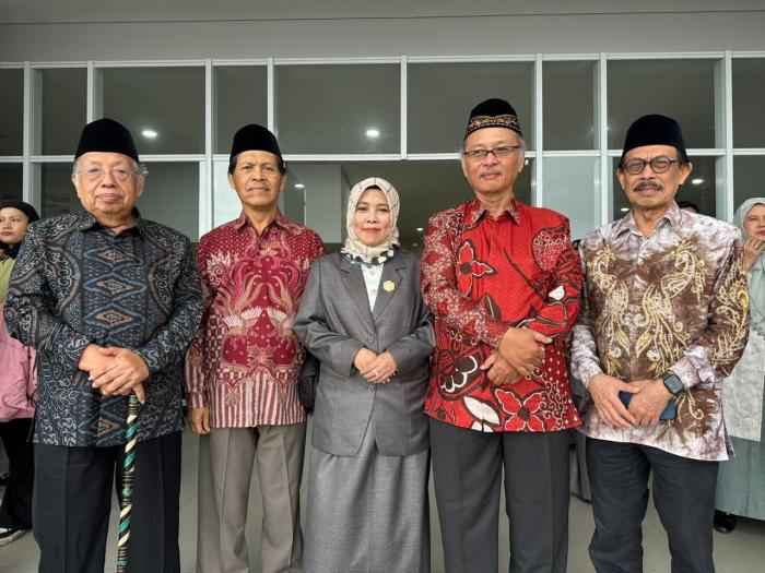 Rektor terdahulu_11zon