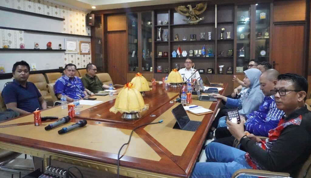 Screenshot_2026-03-27-18-27-24-447_com.whatsapp-edit