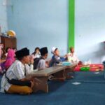 Mahasiswa AM UIN Malang Ajarkan Risalatul Mahid, Santri Putri RTQ Yanbu’a Antusias Belajar Fiqih Perempuan