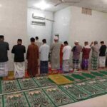 Babinsa Jeneponto Bangun Kedekatan dengan Warga Lewat Subuh Berjamaah dan Komsos