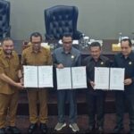 DPRD Kota Batu Setujui Tiga Raperda Strategis, Heli Suyanto: Fondasi Baru Perkuat Pelayanan dan Investasi 1610933_11zon