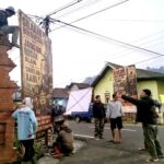 Warga Gimbo Bentangkan Spanduk Penolakan, Desak Pemkot Batu dan PT ESA Tuntaskan Polemik Pengeboran Air 1644814_11zon