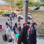 Ketika Pelukan Harus Dilepas: Langkah Pertama Santri Al Hikmah Menuju Mimpi Indonesia Emas