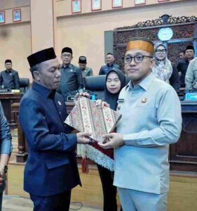 BUPATI JENEPONTE.jpeg 1_11zon
