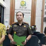 Rp262,8 Juta dari Pedagang, Mantan Kepala UPT Pasar Among Tani Batu Jadi Tersangka 1971052_11zon