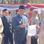 Wali Kota Batu Serahkan Sertifikat PTSL di Hantura Batu
