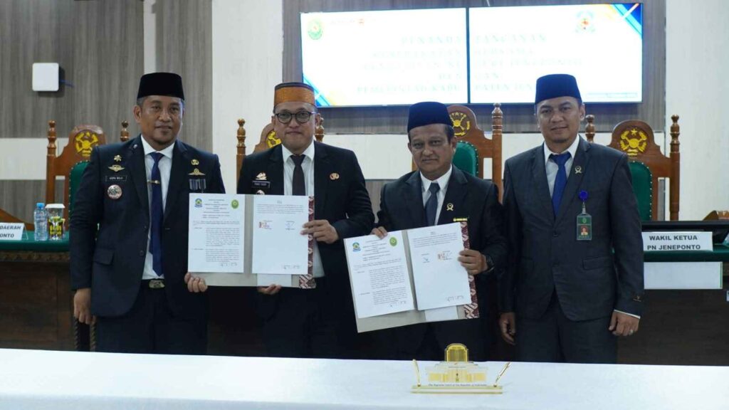 PENGADILAN NEGERI_11zon